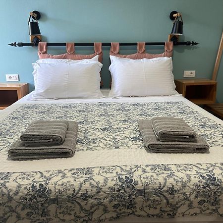 Elea Guesthouse Himare Exterior foto
