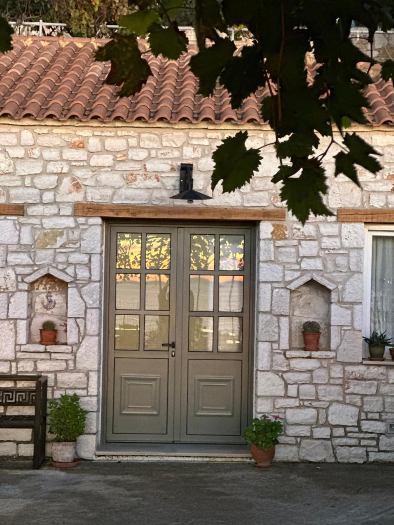Elea Guesthouse Himare Exterior foto
