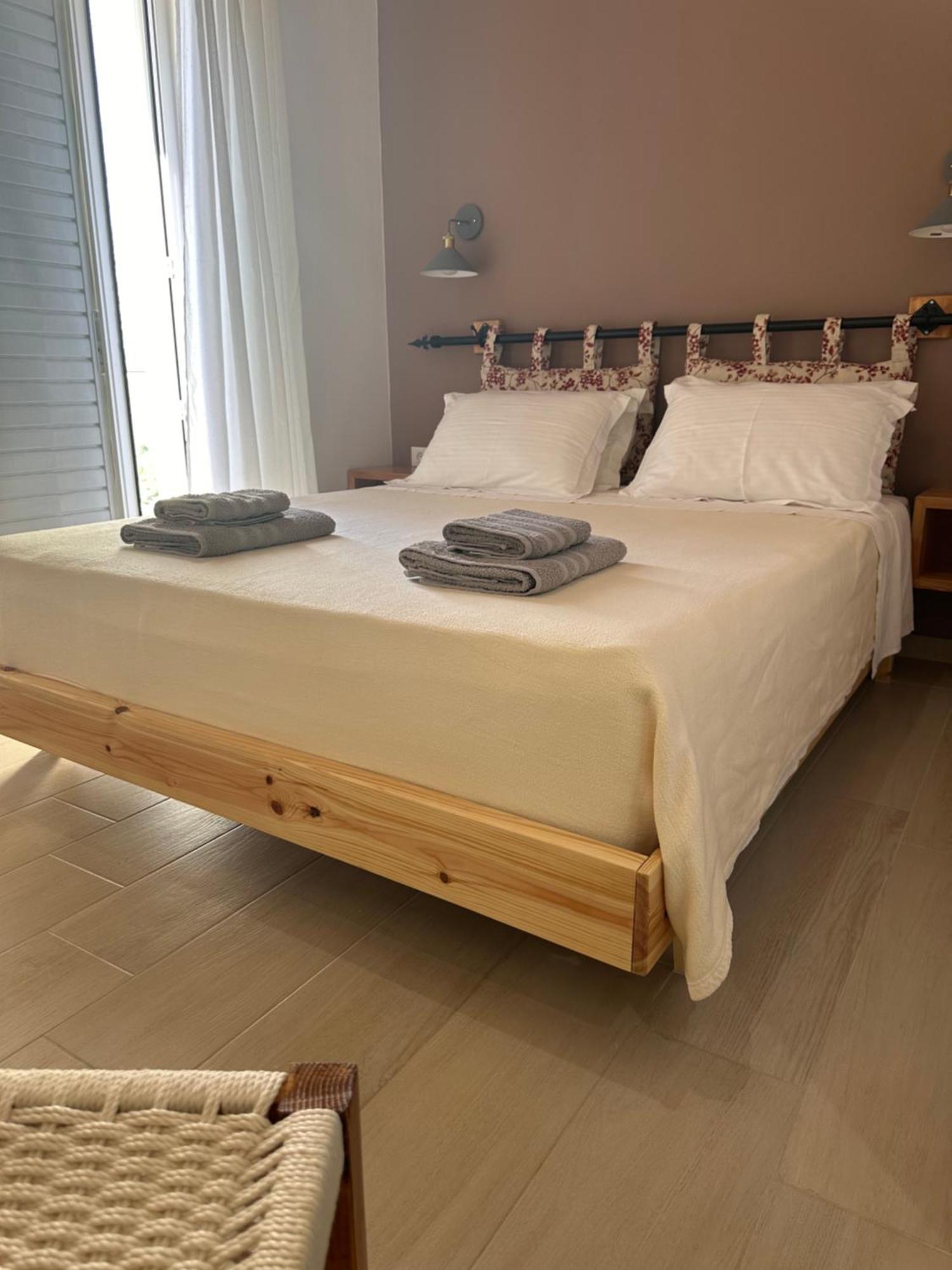 Elea Guesthouse Himare Exterior foto